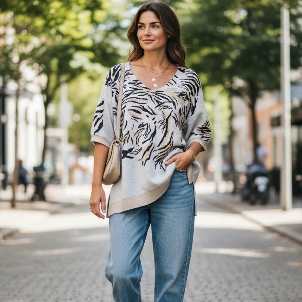 Chico's Art to Wear Intarsia Tiger Statement Knit Tunic ✨